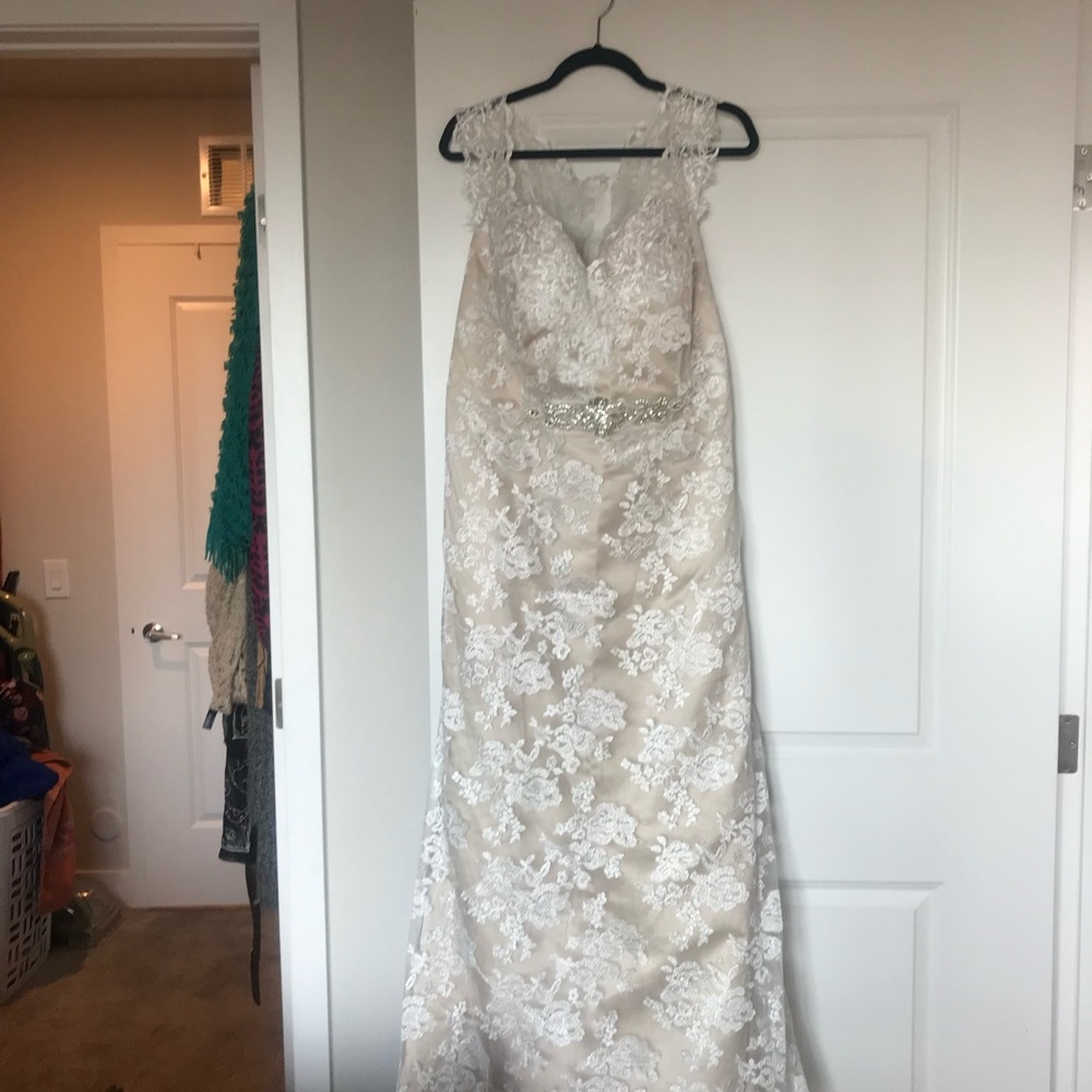 Wedding dress